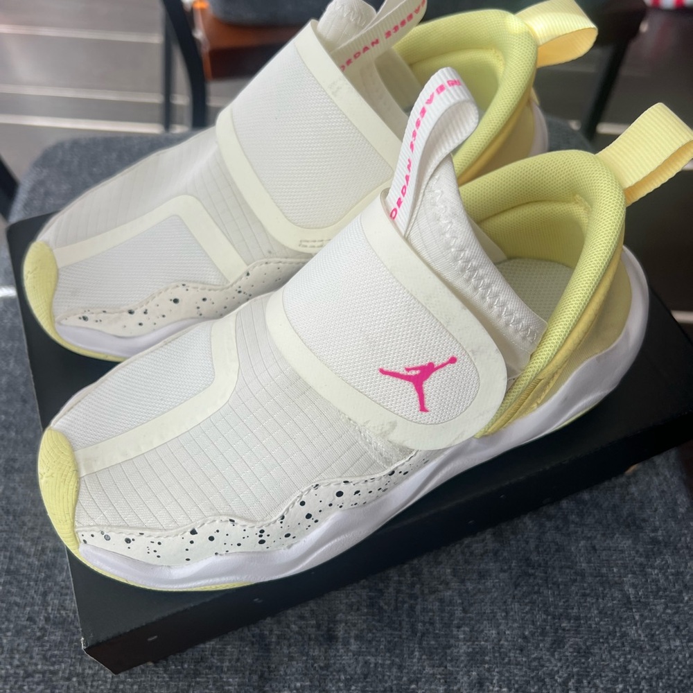 Nike Jordon 23/7 Pull On sneakers -Kids White and Yellow Athletic Shoes
